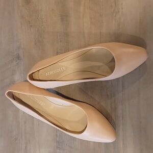 Women's Nude Color Pumps